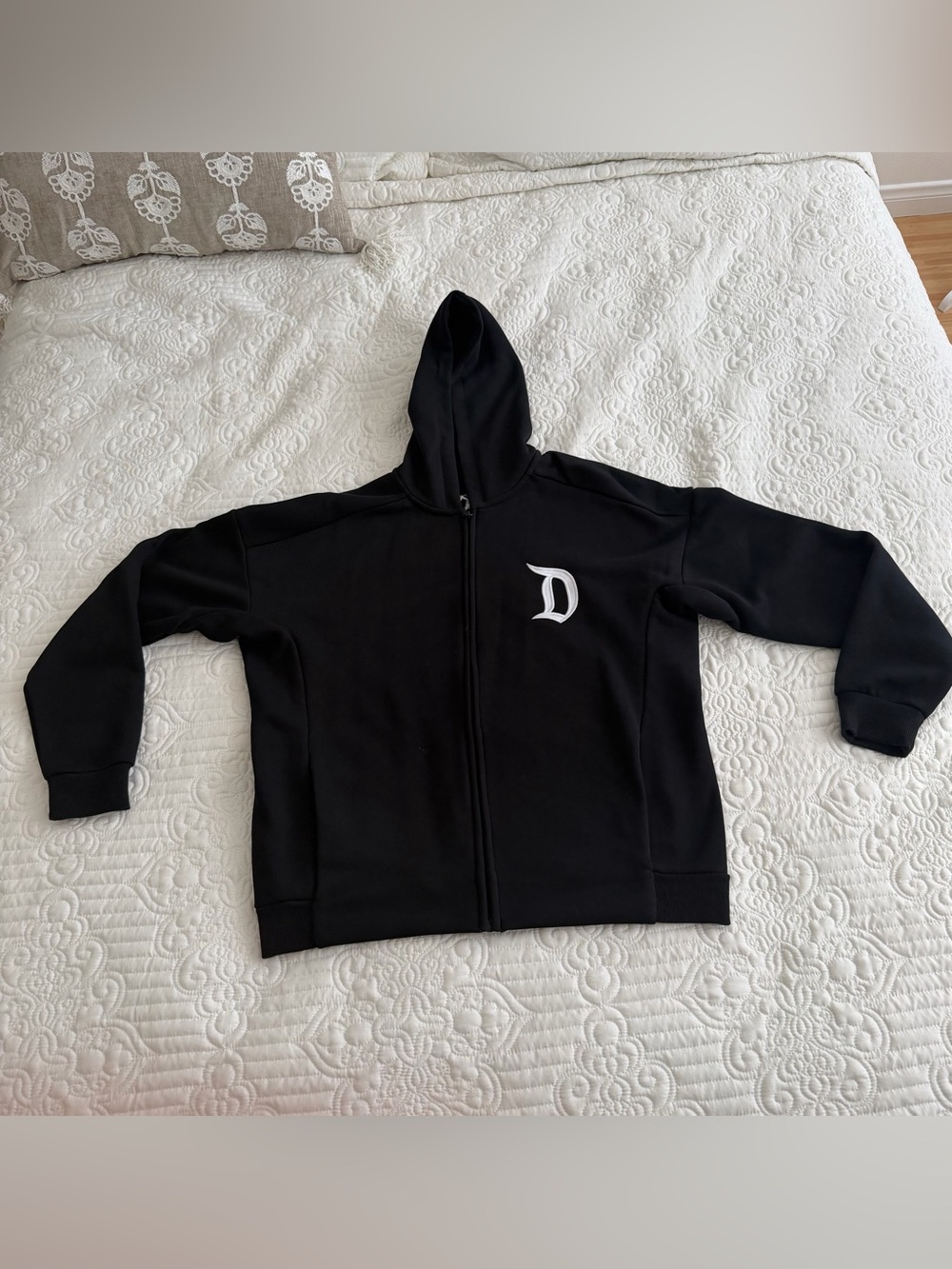 Disneyland Resort Black Full Zip Fleece Hoodie White Embroidered Logo - Small S